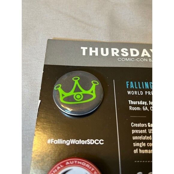 USA Network Comic-Con Badge Holders Limited Exition Collectors Buttons / Pins - Picture 2 of 5